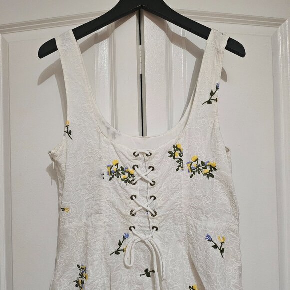 Anthropologie White embroidered cotton top with corset detail - Picture 2 of 9